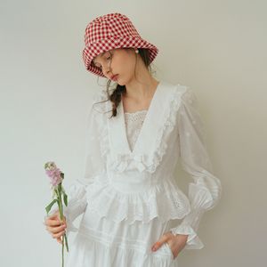 Cest_Cotton embroidery lapel blouse