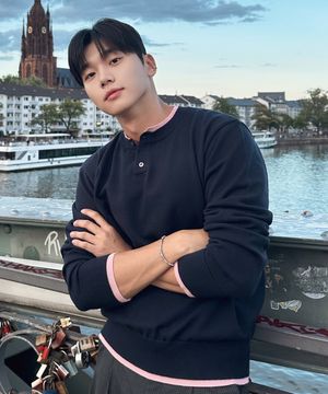 레이어드 크롭 헨리넥 니트 - 네이비