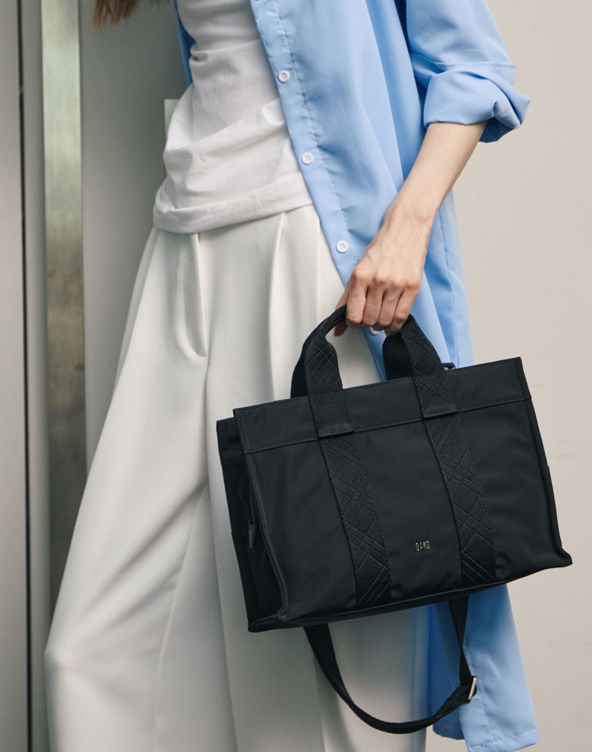 닥스 남성 액세서리(DAKS MEN'S ACCESSORIES) 블랙 로고장식 토트백 DBBA5F370BK