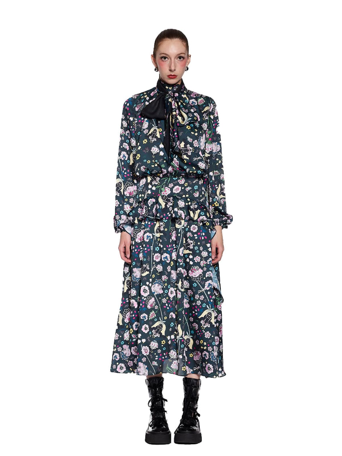그리디어스(GREEDILOUS) Tulip Long Sleeved Maxi Dress