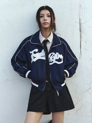 (W) 크롭 빅 로고 파이핑 블루종 -네이비