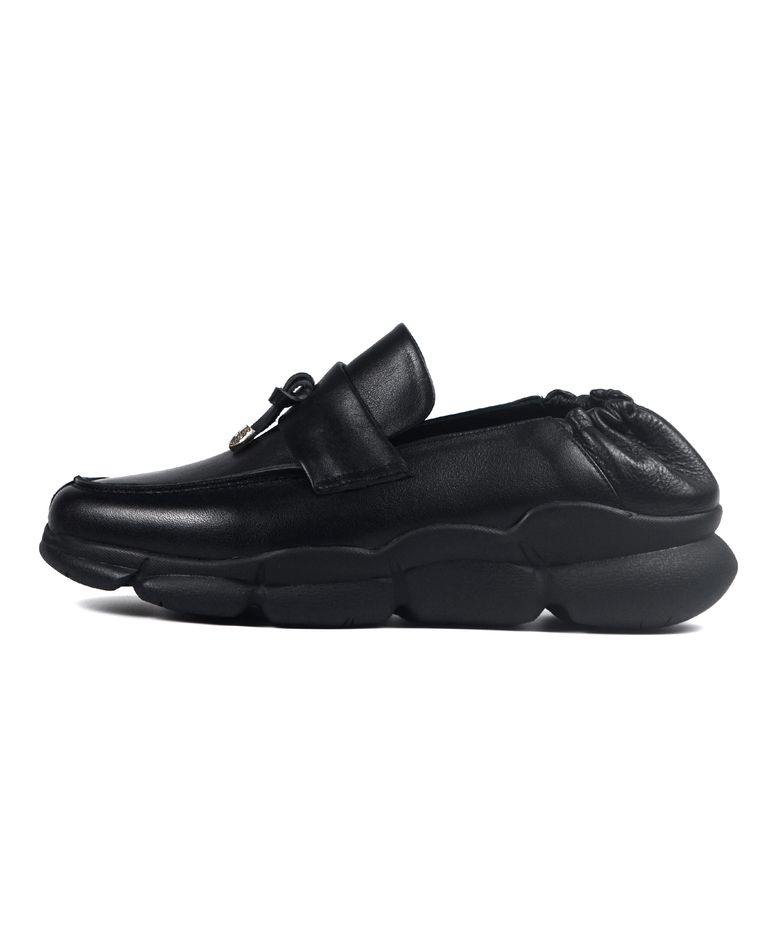 Lian, Black