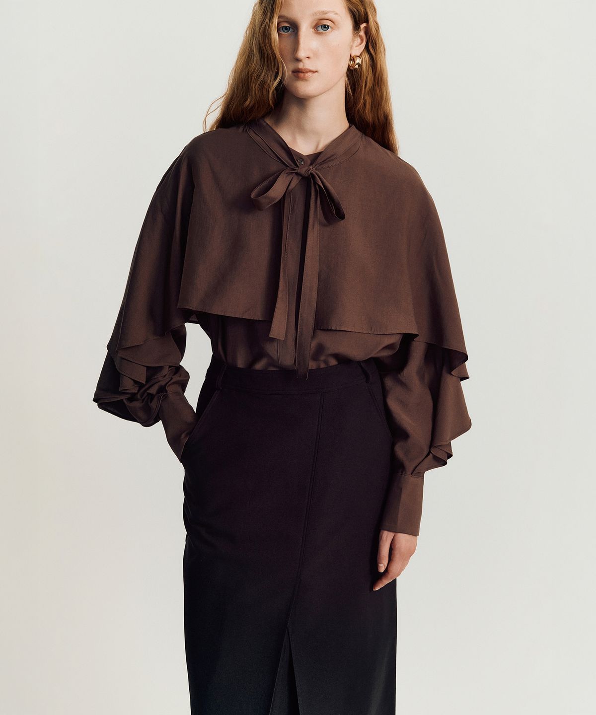 메이버유(MAYVERU) Nadi Cape Blouse _ Brown