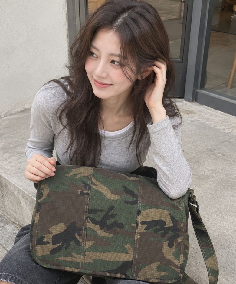 Mega Flap Cross Bag Light Multi