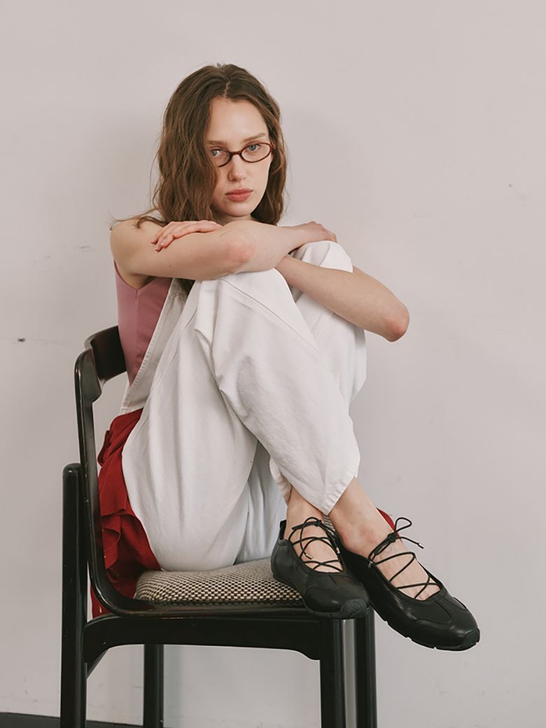 me204 vella lace-up flat sneakers 벨라 레이스업 스니커즈_2color