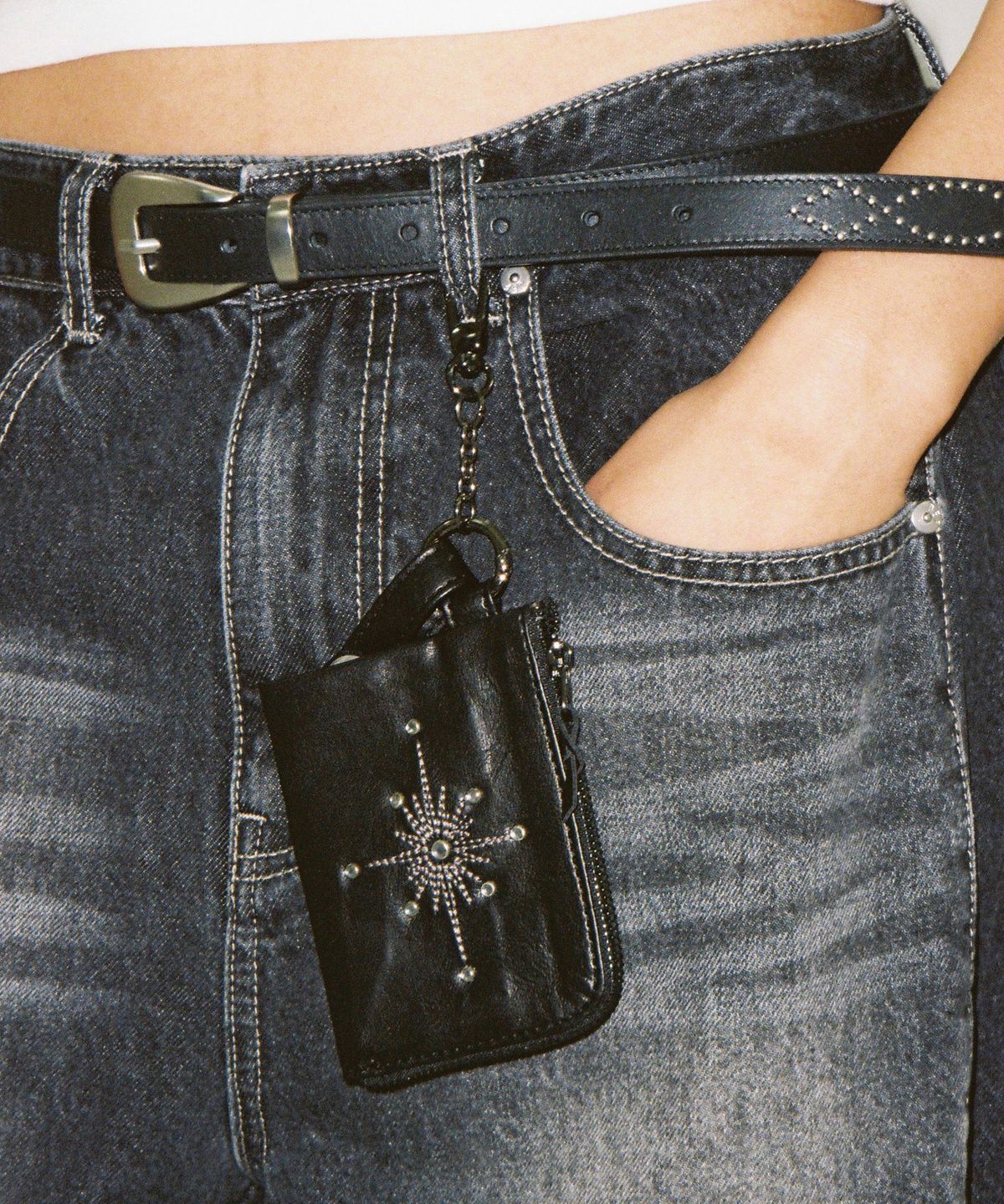 데프가먼츠(DEFGARMENTS) NEEDLE STONE WALLET [BLACK]