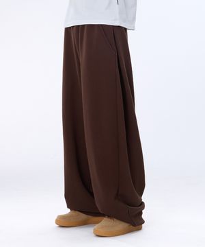 커브드 핀턱 벌룬 스웨트팬츠 브라운 YLP-602