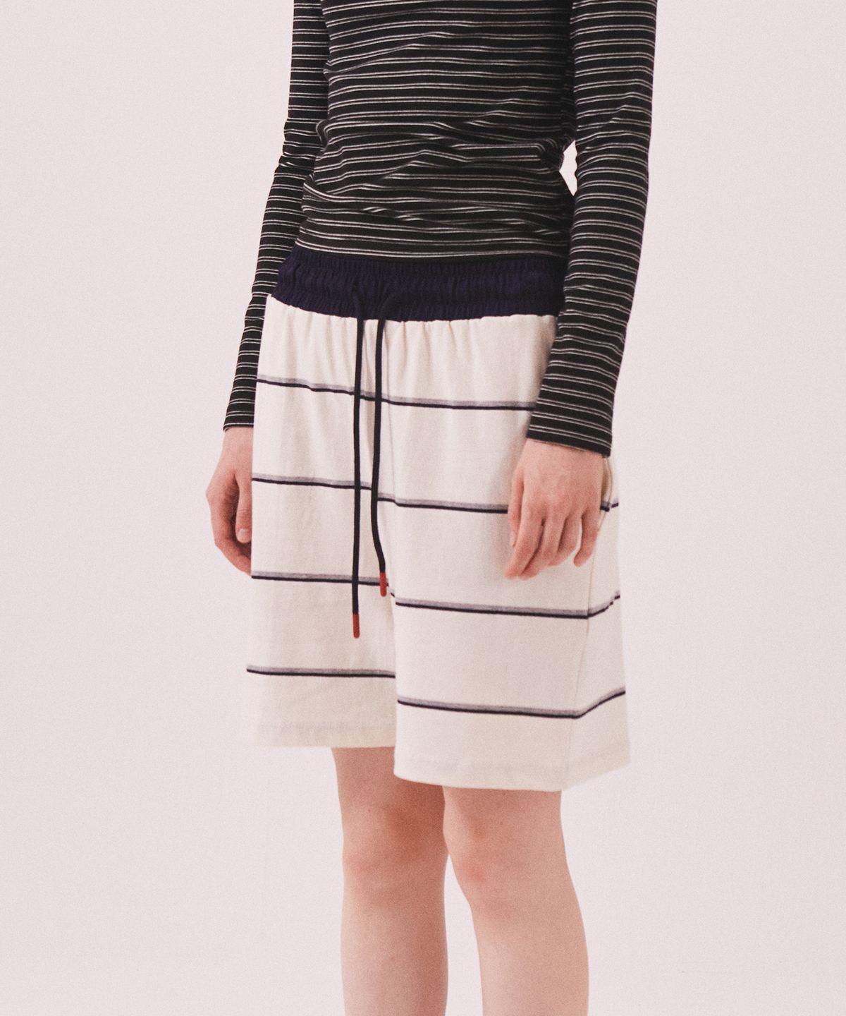 미나수(MENASOO) MNS Striped Cotton Half Pants_Ivory