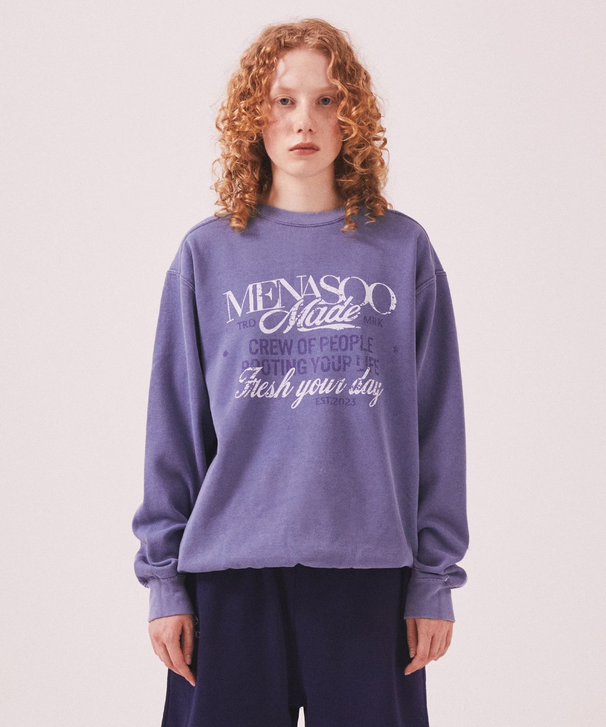 미나수(MENASOO) Menasoo Pigment Oversized Sweatshirt_Blue
