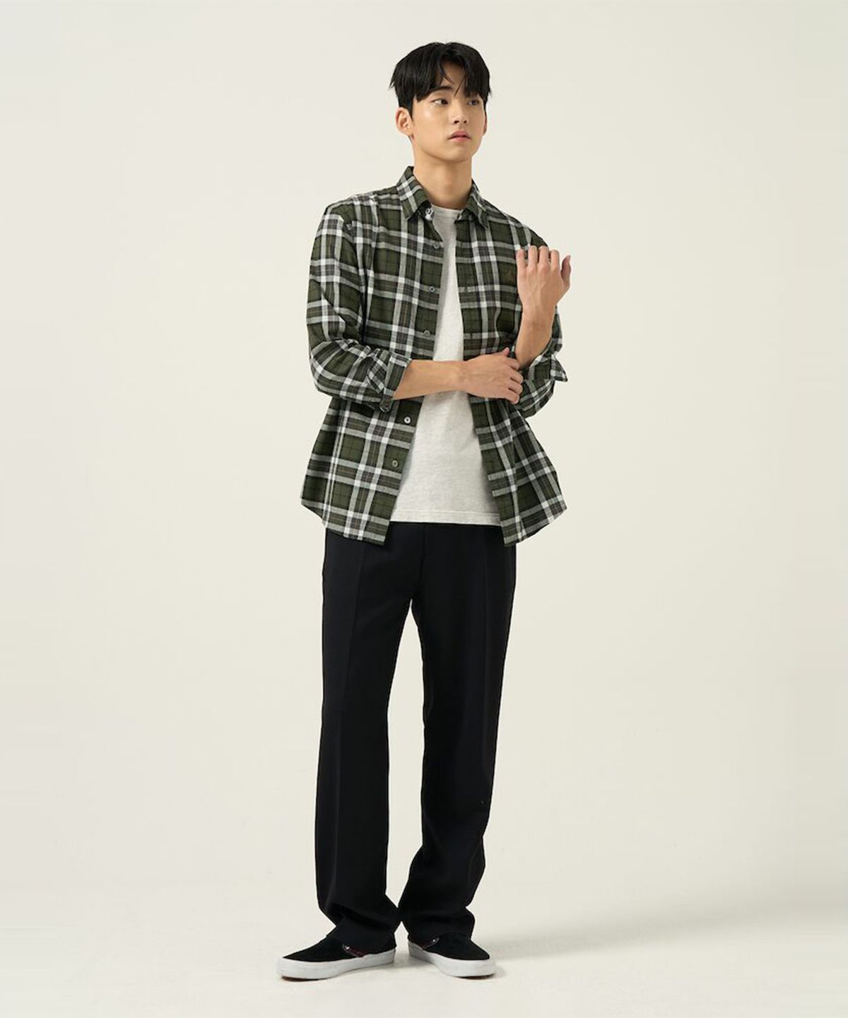 빈폴 멘(BEANPOLE MEN) 울 혼방 세미와이드 슬랙스  블랙