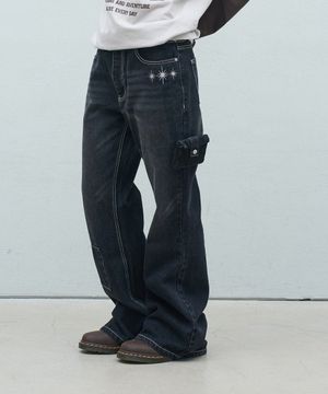 디테처블 포켓 부츠컷 데님 팬츠 - 블랙