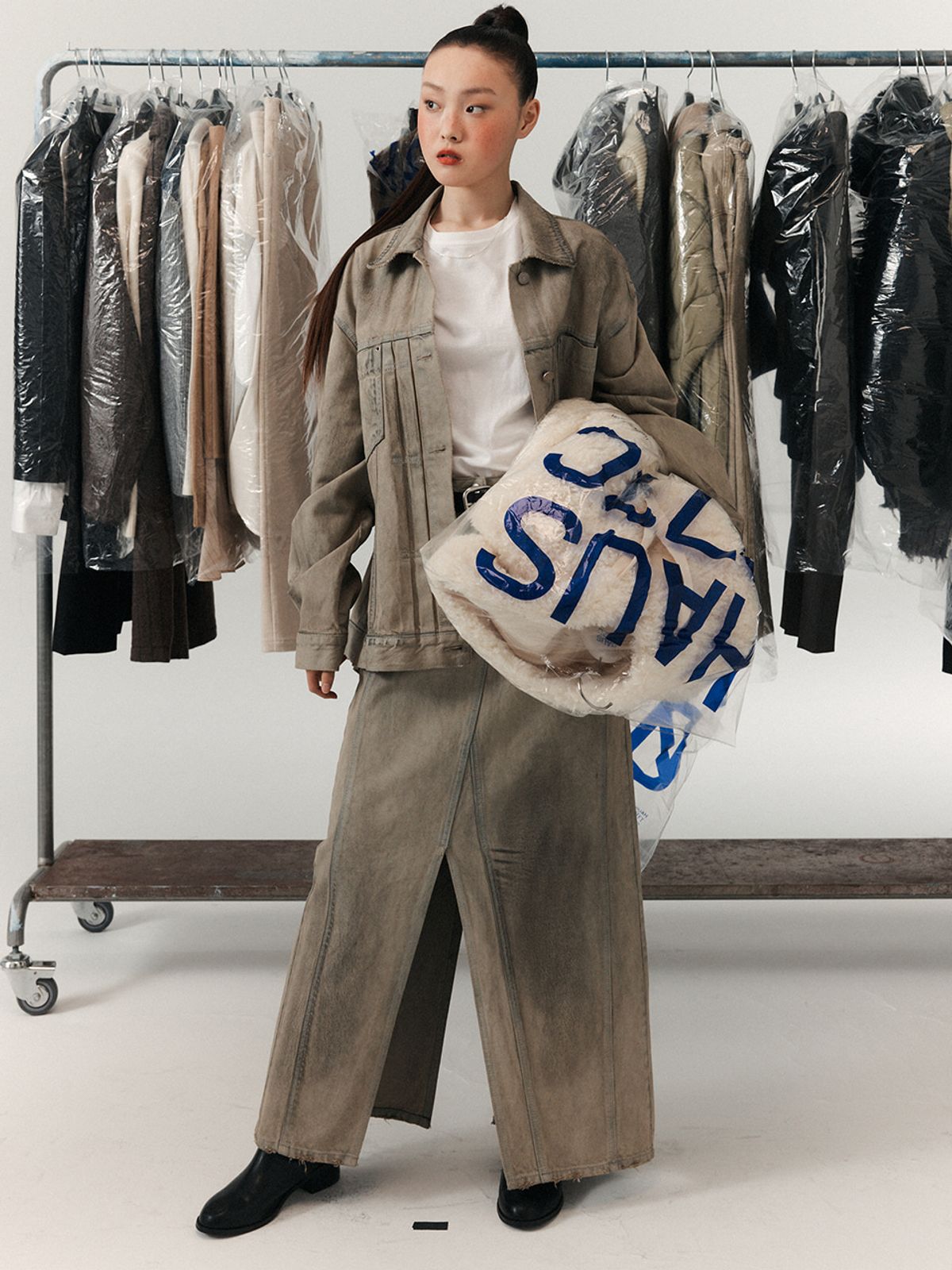 하우스공칠이씨(HAUS072C) HAND BRUSHED DENIM SKIRT BEIGE