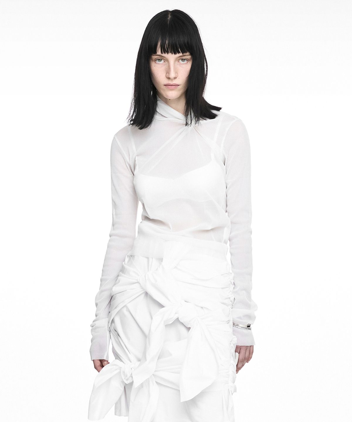 나체(NACHE) PULLED NECK LONG SLEEVE IVORY