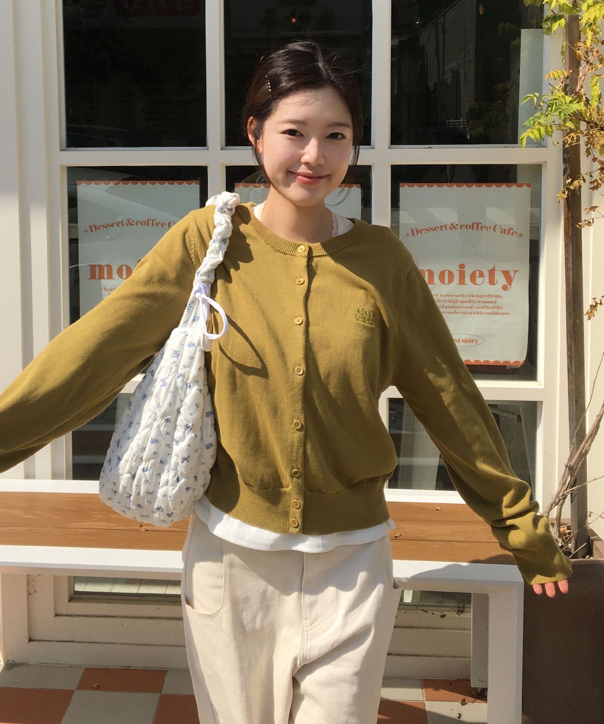 코드그라피(CGP) (우먼) 스몰 스퀘어 로고 코튼 니트 가디건_올리브