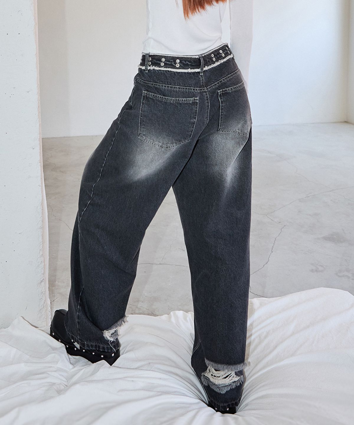 렌세(RENSE) Eyelet Denim Pants Washed Black