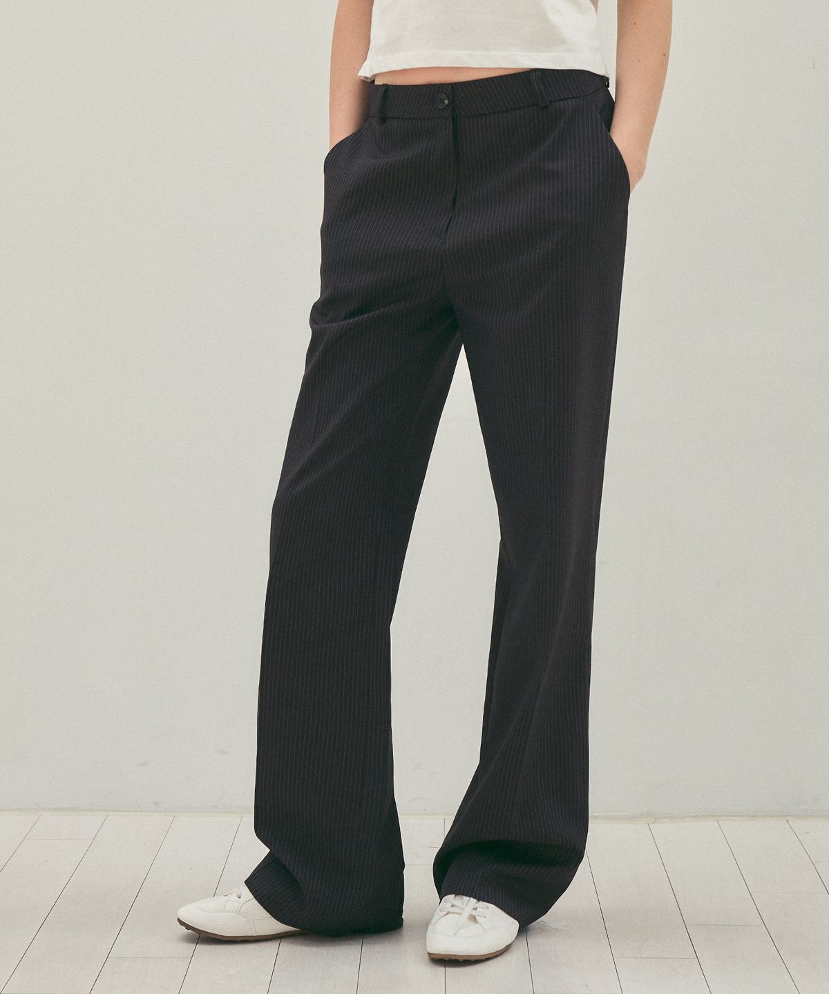 씨타(CITTA) Semi Regular Non-tuck Pin Stripe Slacks_CTB553(Brown)