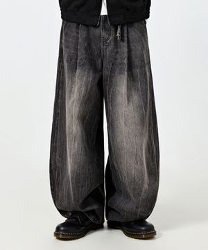 원턱 커브드 크리즈 워싱 와이드 데님 팬츠_그레이