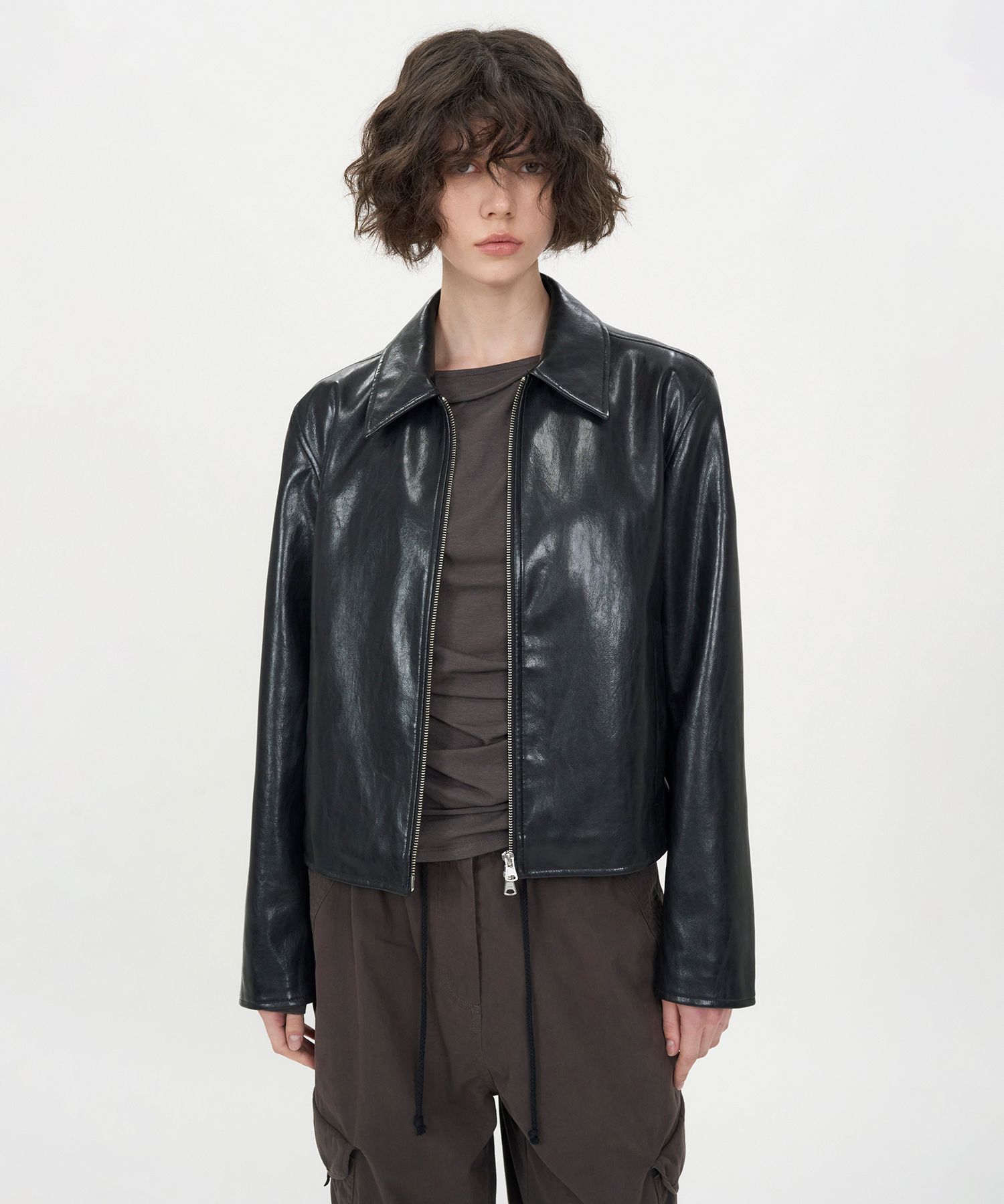 MUSINSA公式 | INSILENCE WOMEN グロッシーフォー レザー ジャケット
