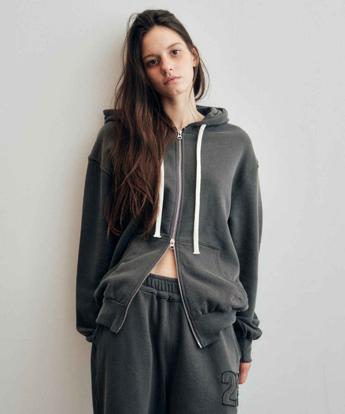 씨타(CITTA) Every Day Logo Stitch Hoodie Zip-up_CTO142(Charcoal)