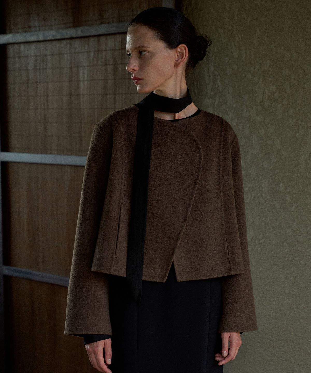 라메레이(LAMEREI) Curve Detail Short Handmade Jacket[LMBEWI23CT701]-Brown Melange