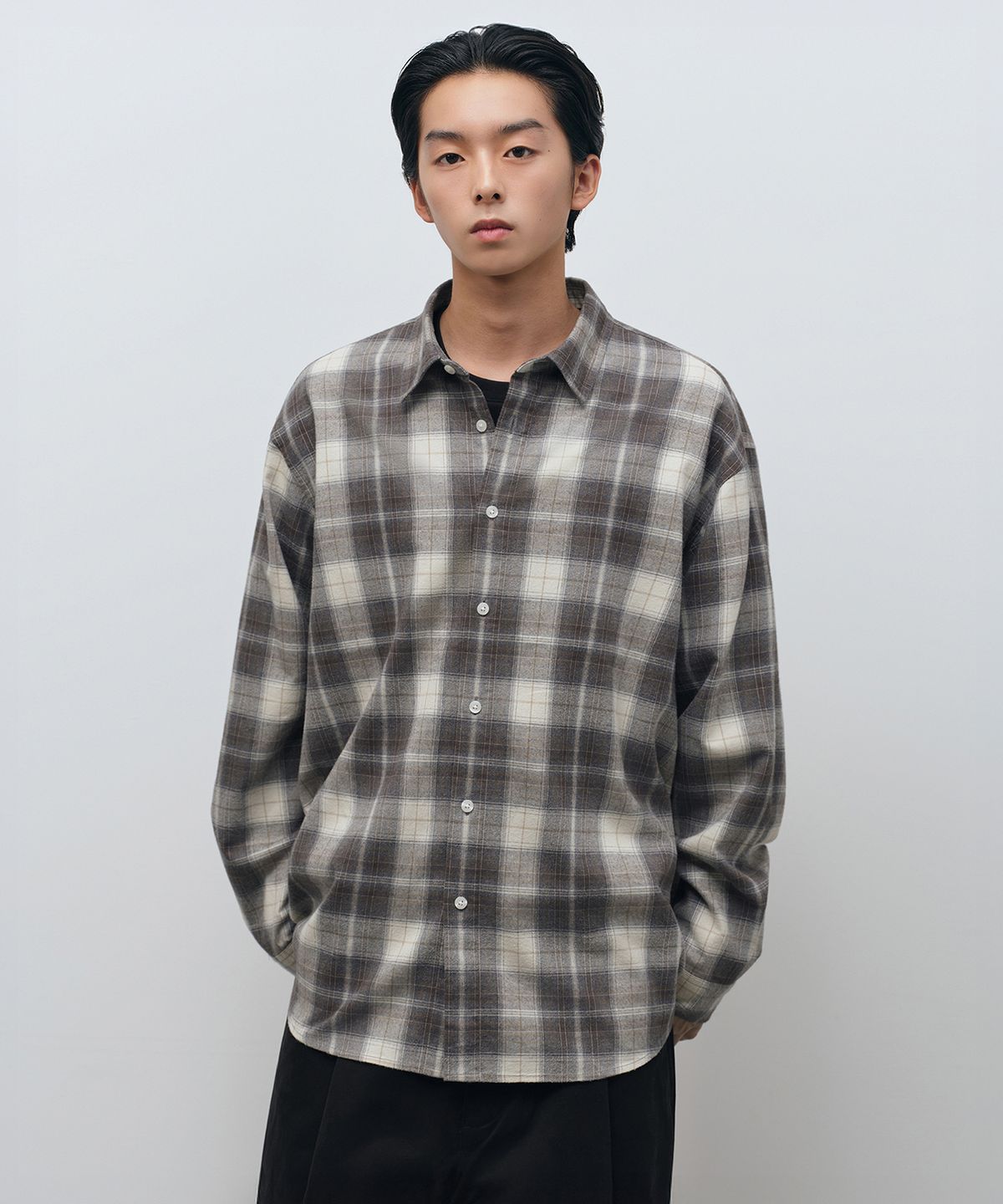 무신사 스탠다드(MUSINSA STANDARD) 릴렉스드 플란넬 플레이드 옴브레 체크 셔츠 [아이보리/그레이]