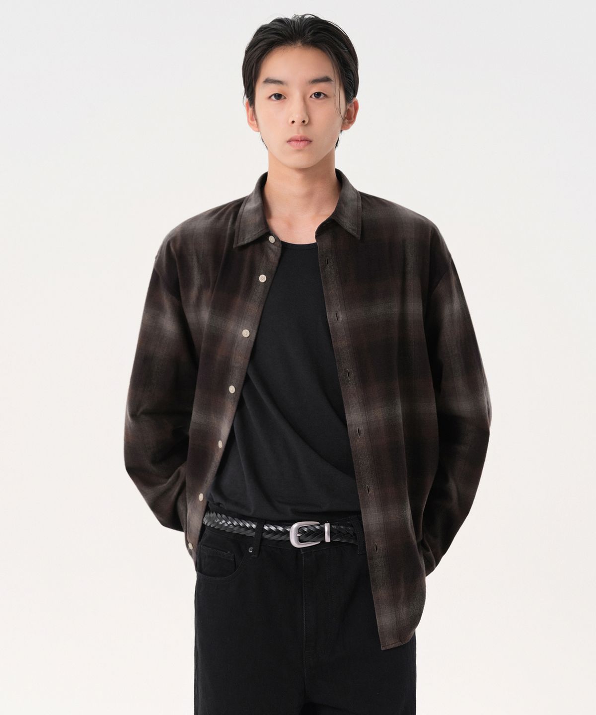 무신사 스탠다드(MUSINSA STANDARD) 릴렉스드 플란넬 옴브레 체크 셔츠 2 [블랙/브라운]