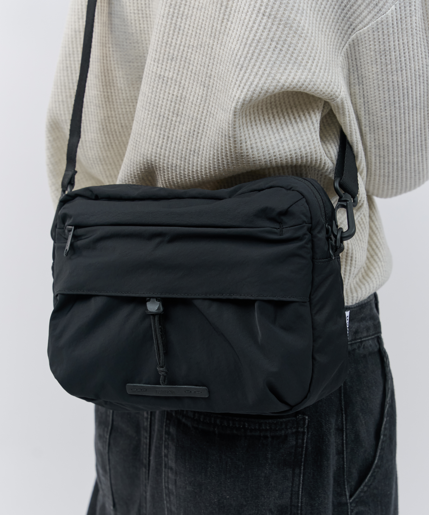 Shop Messenger & Crossbody Bags at MUSINSA