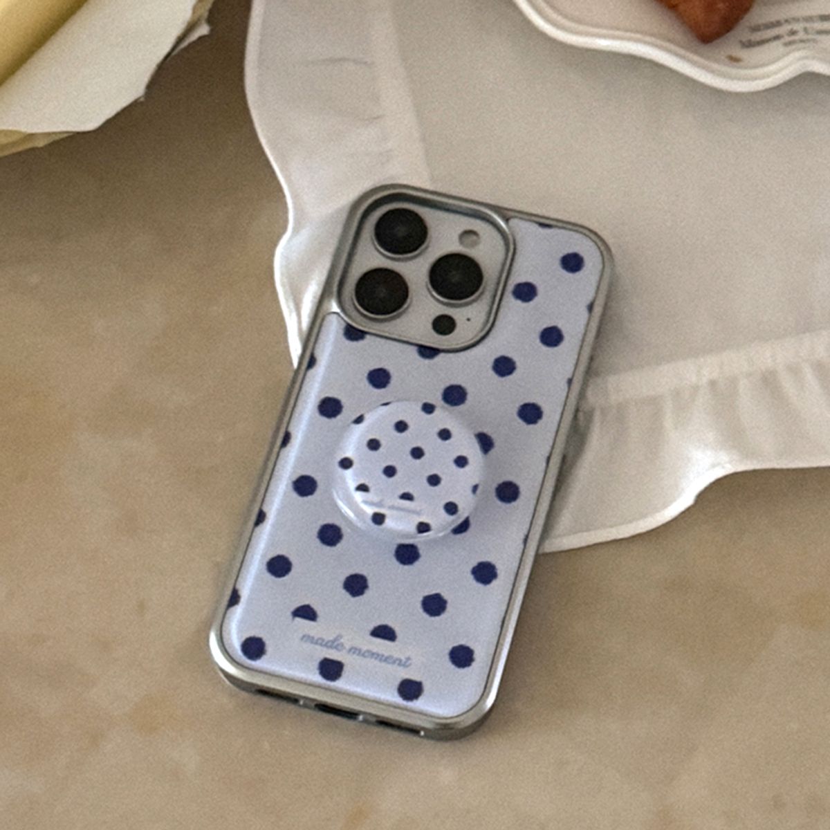 메이드모먼(MADEMOMENT) fabric dot 디자인 [실버 맥세이프 범퍼케이스]