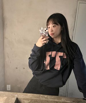 럭키 77 후드 네이비