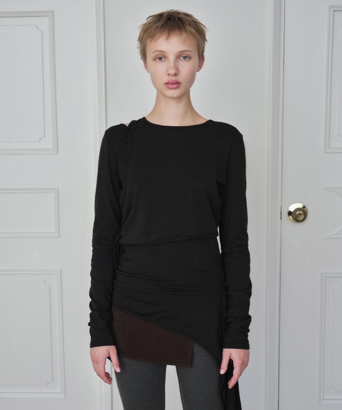 시메트릭 퍼센트(SYMMETRICPERCENT) Knotted Layered Long Sleeve / Black