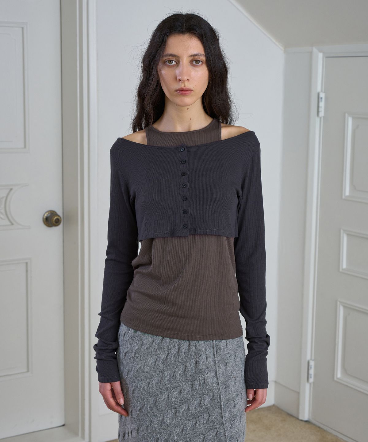시메트릭 퍼센트(SYMMETRICPERCENT) Halter Layered Cardigan / Charcoal
