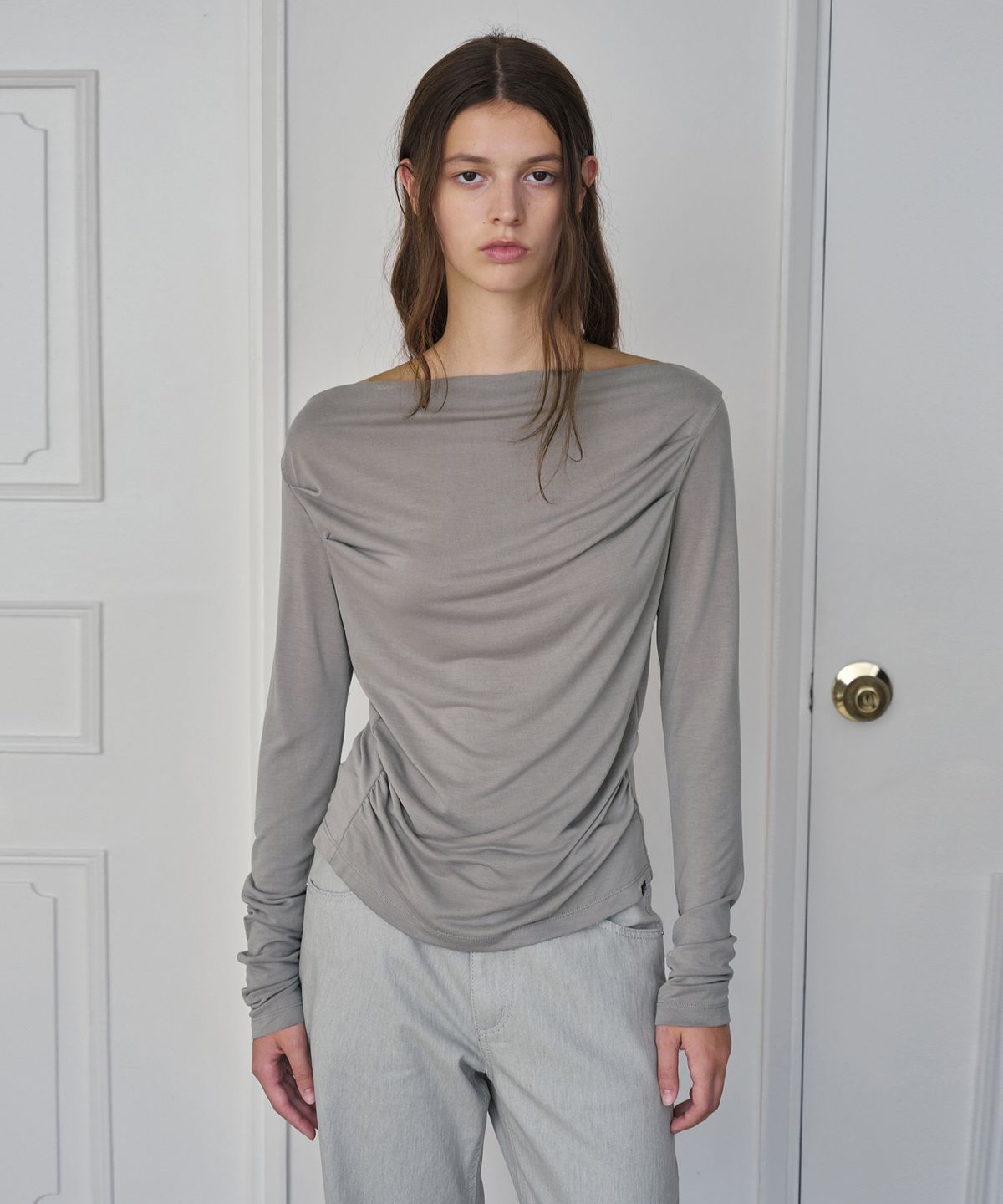 시메트릭 퍼센트(SYMMETRICPERCENT) Drape Cupra Top / Ash Beige