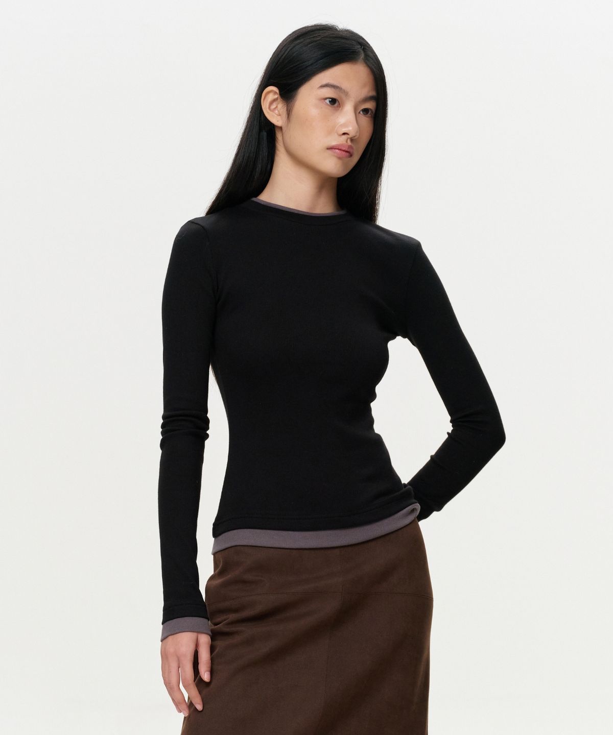 이알에이(ERA) WOMEN COLOR LAYERED SLIM RIB T - SMOKY BLACK