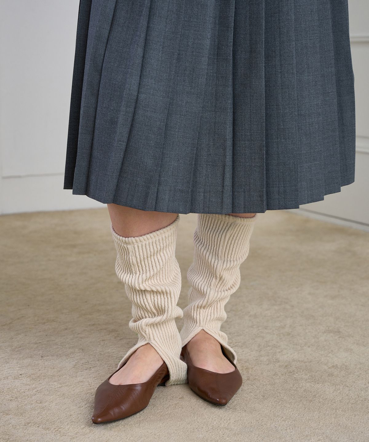 시메트릭 퍼센트(SYMMETRICPERCENT) Ribbed Leg Warmer / Beige
