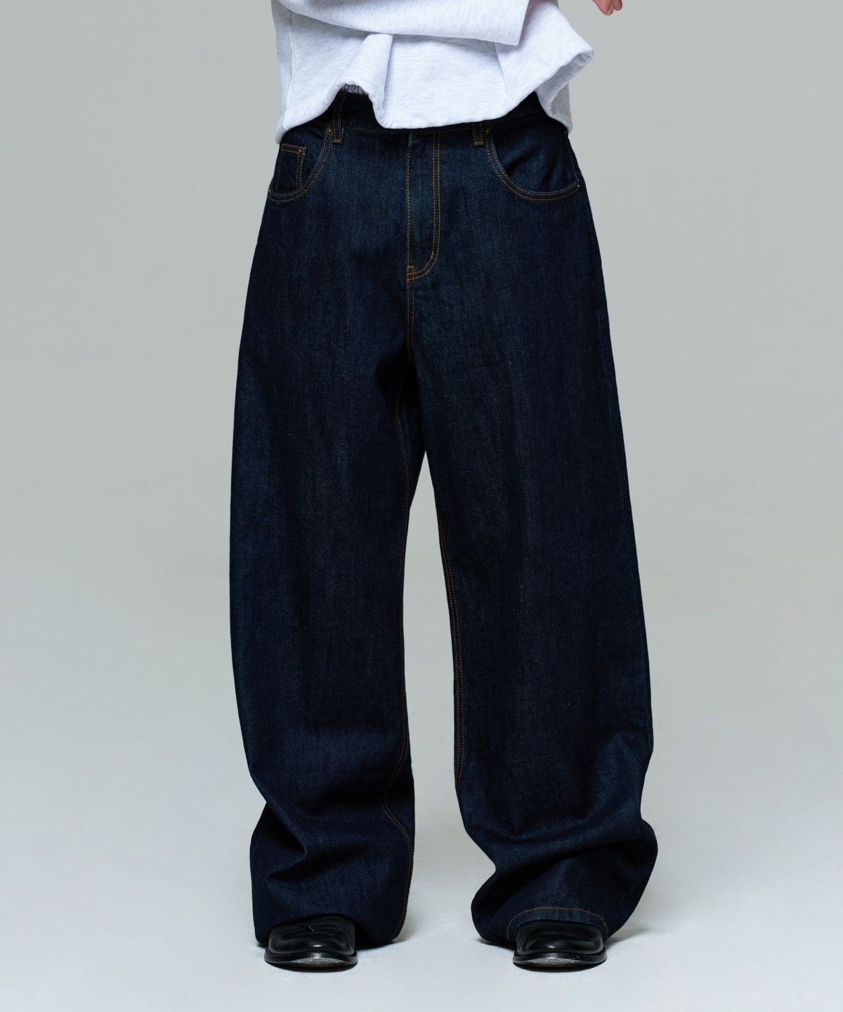 이알에이(ERA) MEN ERA WIDE FIT DENIM PANTS - INDIGO BLUE