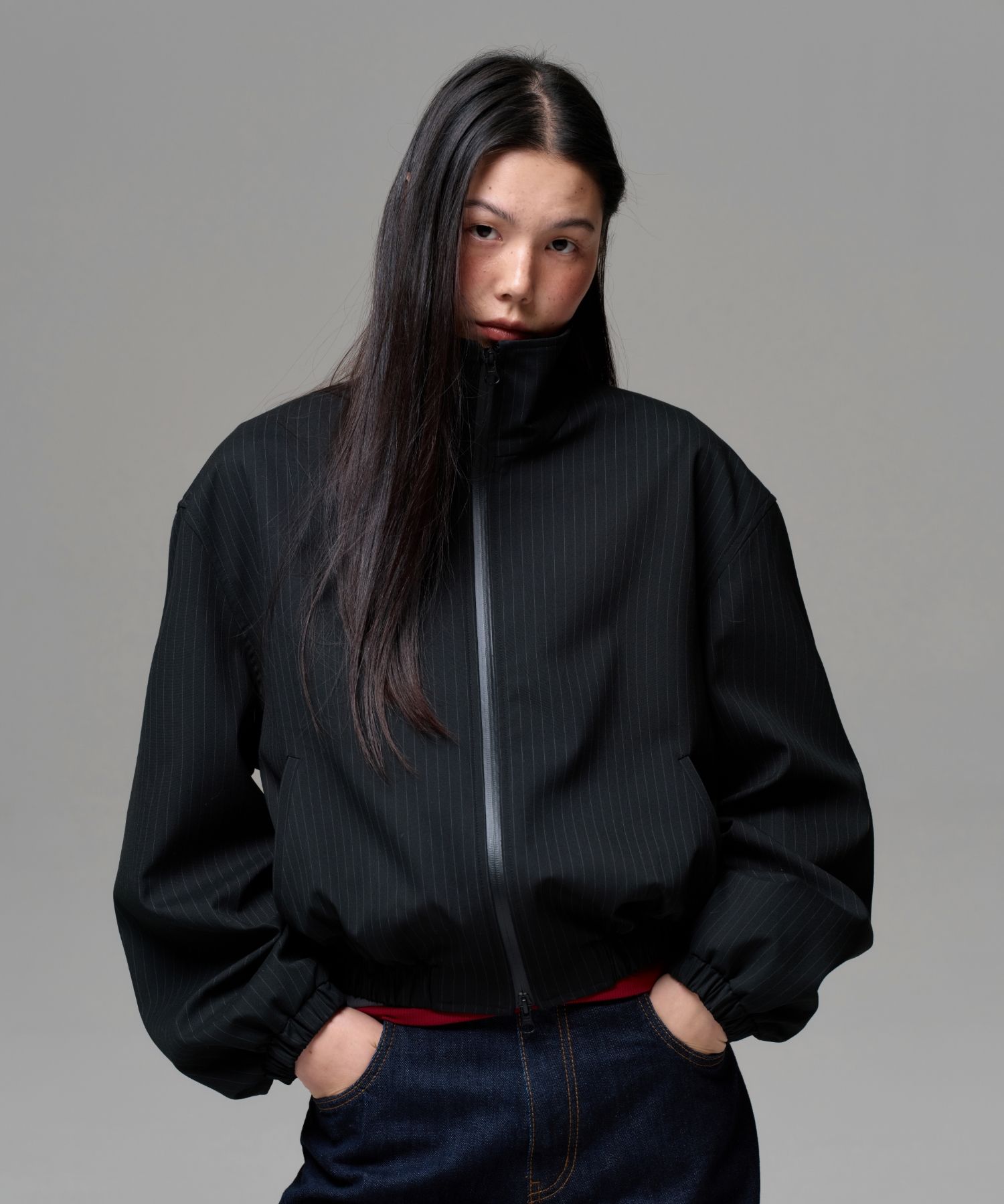ESSAYエッセイ17ss high neck jersey blouson MUSINSA | ERA UNISEX PINSTRIPE HIGHNECK ZIP-UP BLOUSON - BLACK