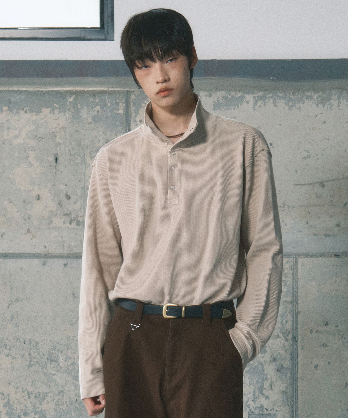 세컨모놀로그(SECONDMONO) 컷오프 와플 하이넥 롱슬리브 [BEIGE]_SETS052BEIGE