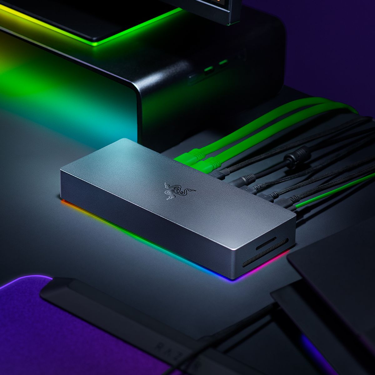 레이저(RAZER) 레이저코리아 썬더볼트5독 크로마 도킹스테이션 C타입 멀티허브 트리플모니터 M4 프로 맥북 호환
