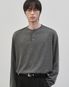 레스티드 세미 오버핏 헨리넥 니트 [차콜]