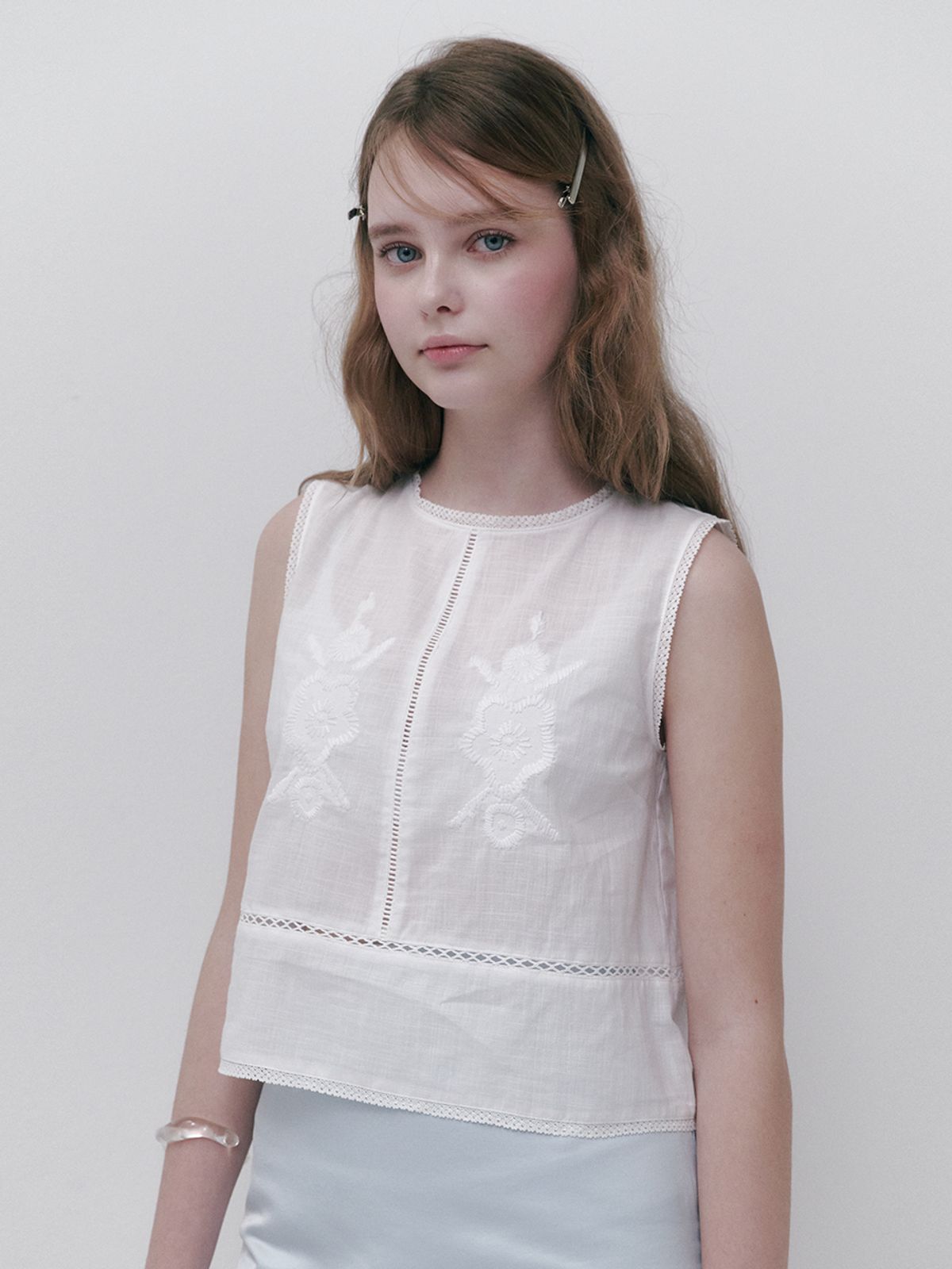 사사에오르빗(SASAEORBIT) Cecil Blouse White