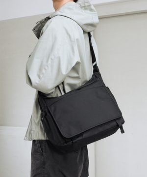 기무기훈X스쿠프 어센틱 메신저백