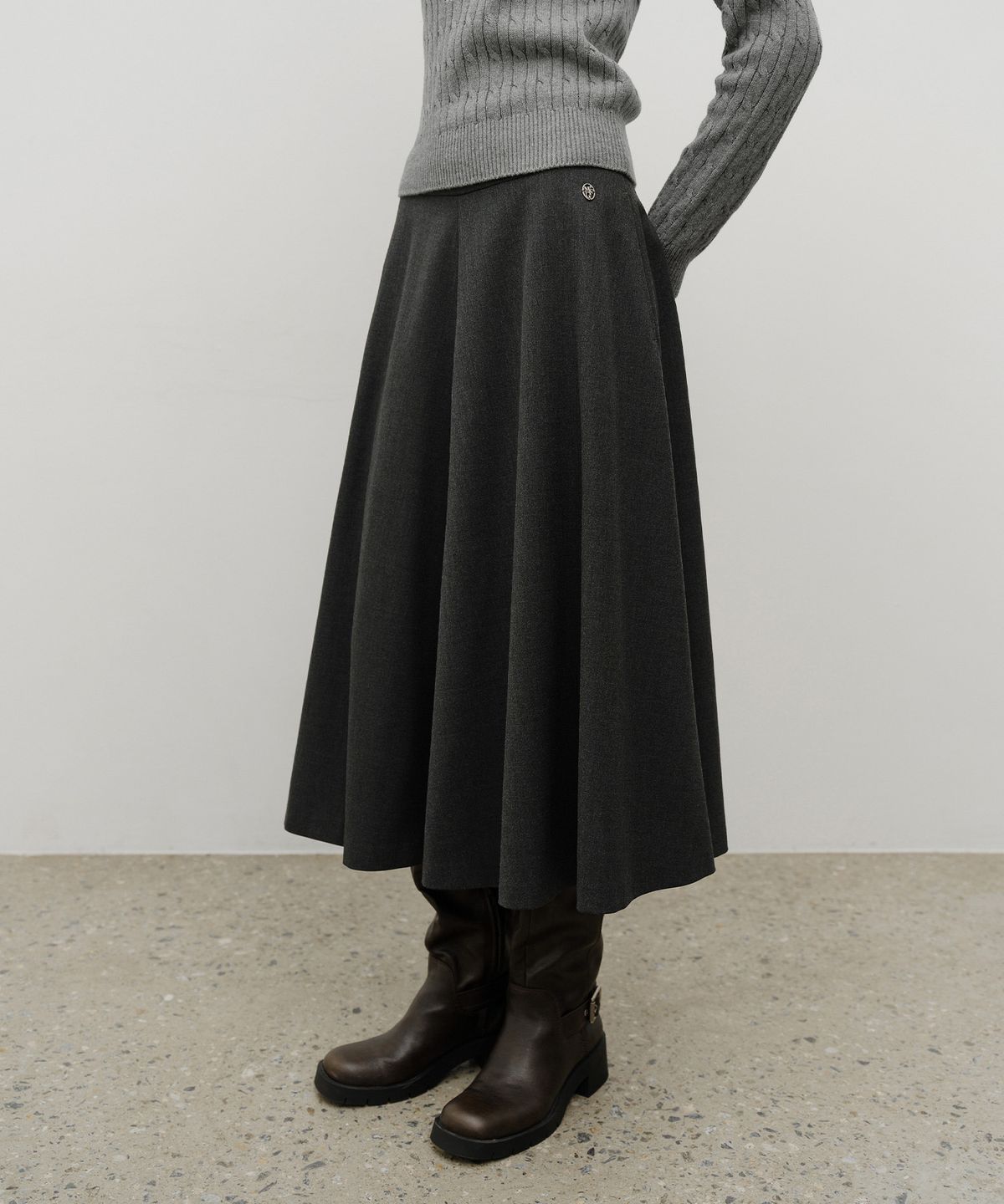 마리떼 프랑소와 저버(MARITHÉ + FRANҪOIS GIRBAUD) W LONG FLARE SKIRT charcoal
