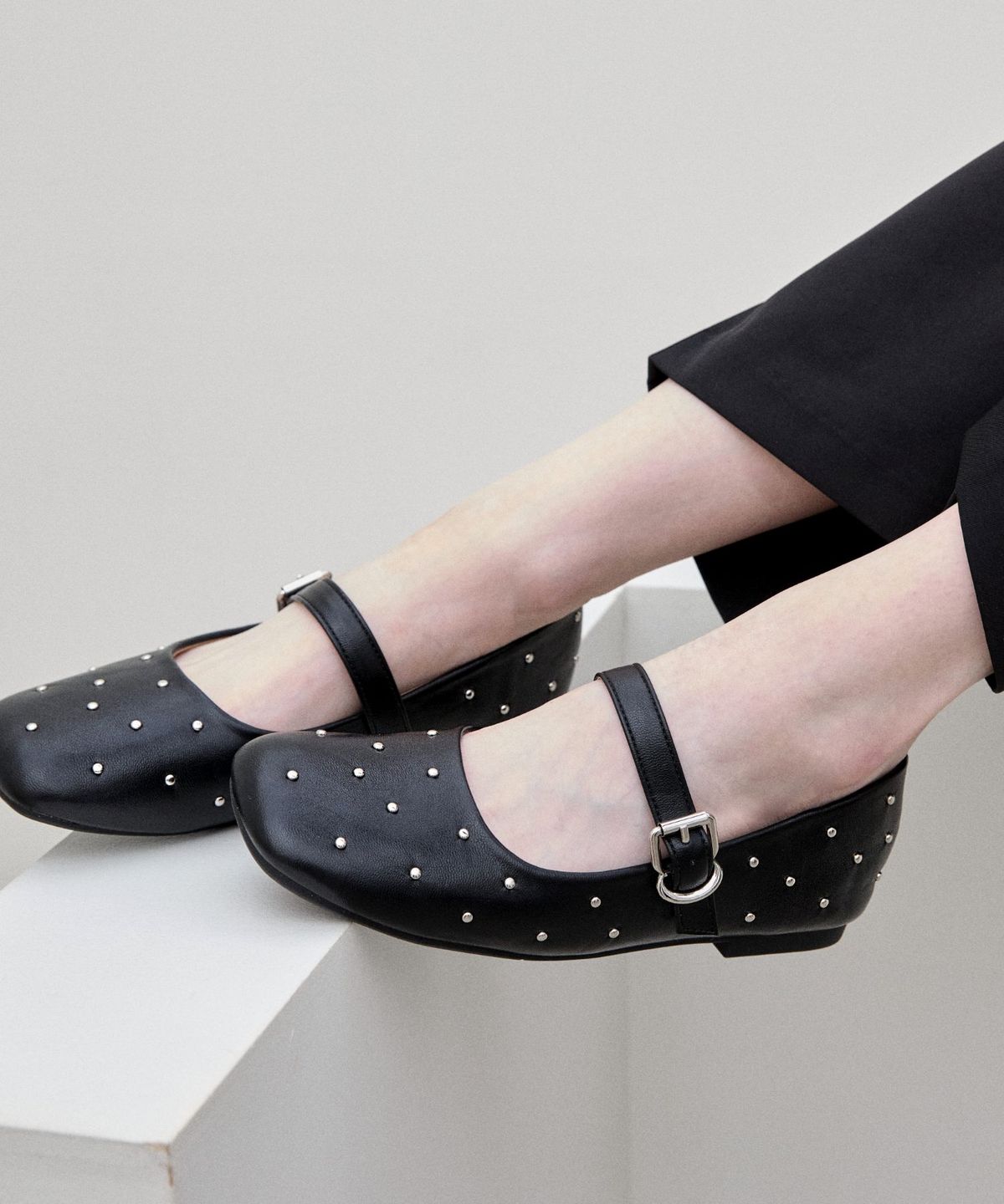 스퍼(SPUR) Crimp Buckle Maryjane Flat 플랫슈즈 1cm -VS9060 (2color)