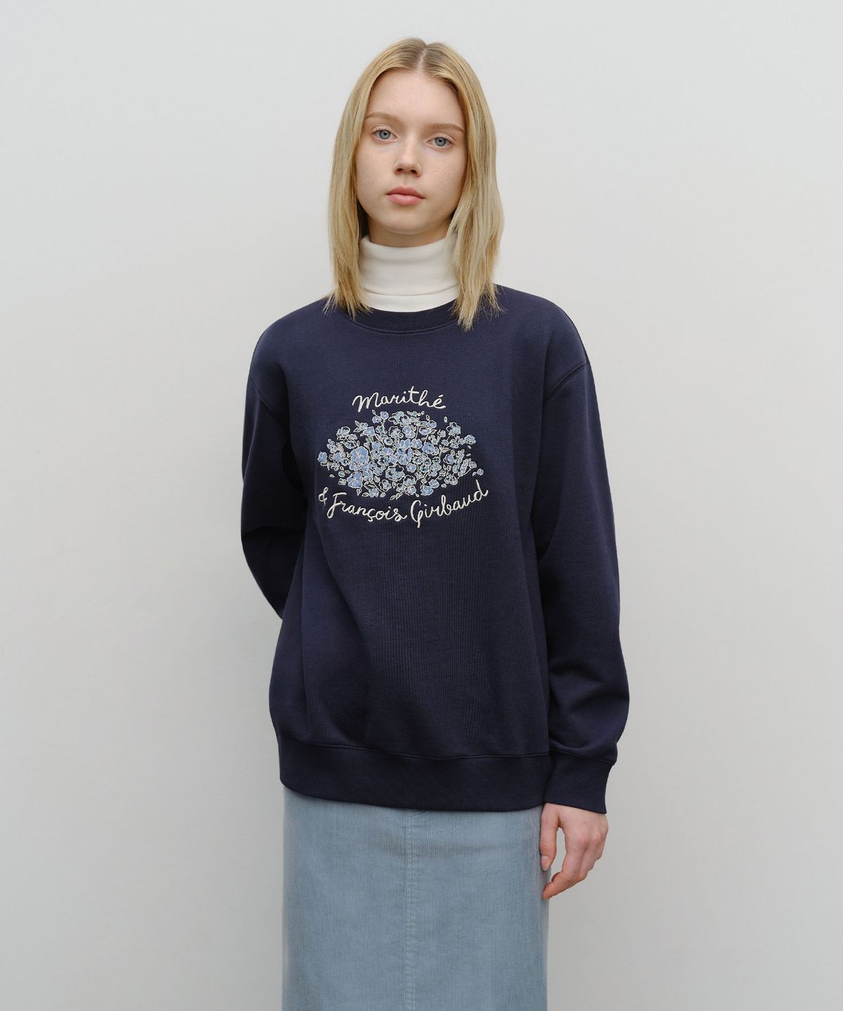 마리떼 프랑소와 저버(MARITHÉ + FRANҪOIS GIRBAUD) BOUQUET GRAPHIC SWEATSHIRT navy