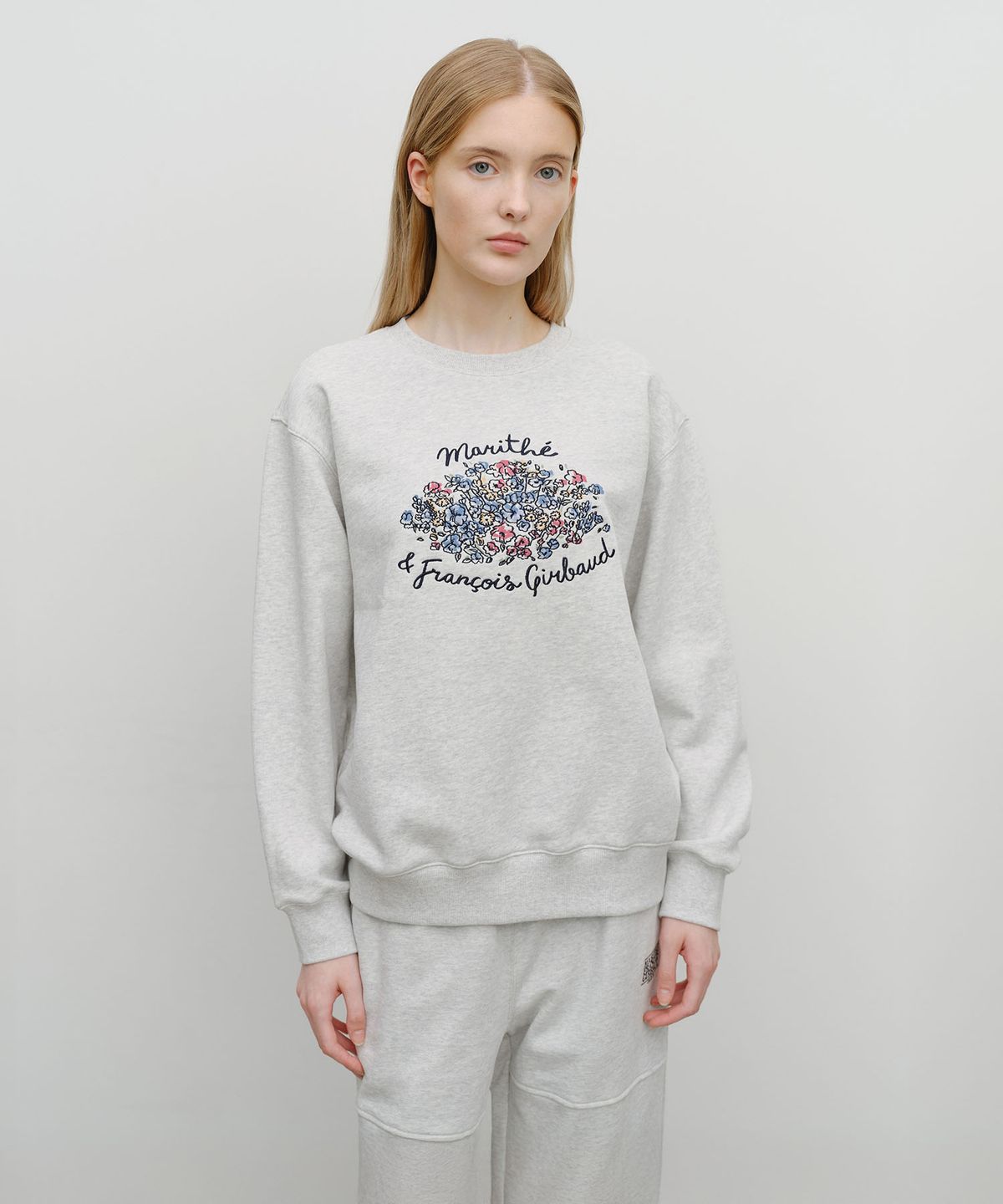 마리떼 프랑소와 저버(MARITHÉ + FRANҪOIS GIRBAUD) BOUQUET GRAPHIC SWEATSHIRT light heather gray