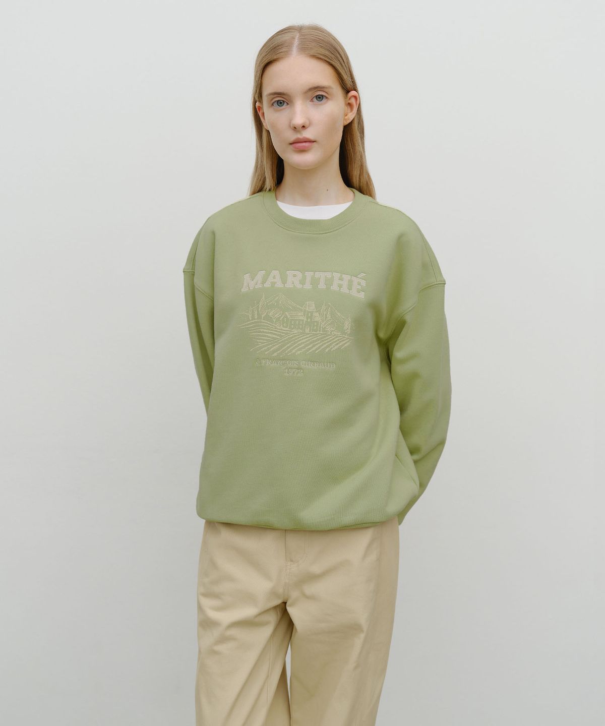 마리떼 프랑소와 저버(MARITHÉ + FRANҪOIS GIRBAUD) WINERY APPLIQUE LOGO OVER FIT SWEATSHIRT olive