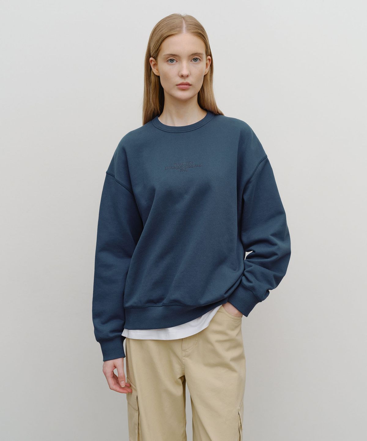 마리떼 프랑소와 저버(MARITHÉ + FRANҪOIS GIRBAUD) LETTERING LOGO OVER FIT SWEATSHIRT blue