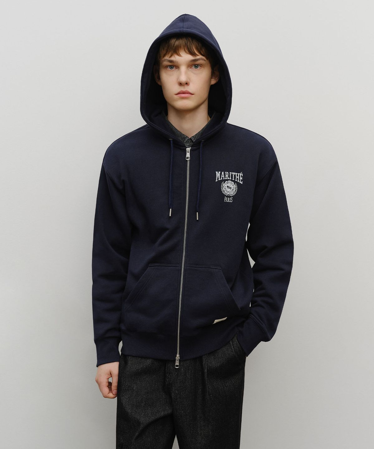 마리떼 프랑소와 저버(MARITHÉ + FRANҪOIS GIRBAUD) BIG COLLEGE LOGO GRAPHIC HOODIE ZIPUP navy