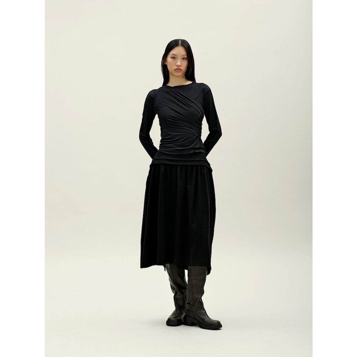 앙개(ANGGAE) Tucked Waist ALine Skirt  Black