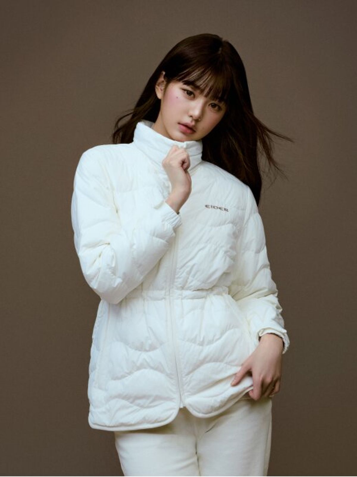아이더(EIDER) THERMOLOCK (써모락) 여성 슬림 블렌드 다운 자켓_Cream